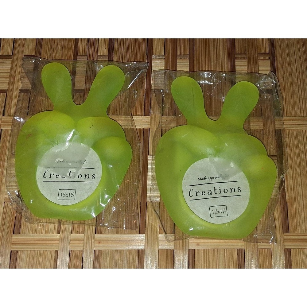 Vintage Creations Green Hand Magnet Set of 2 NOS Made in Taiwan